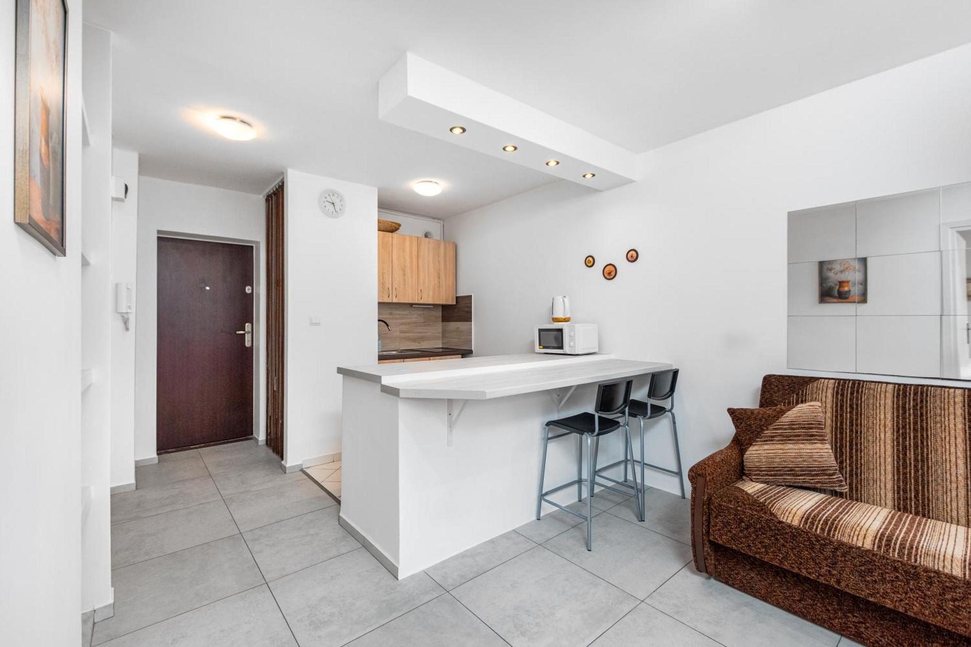 Apartment Gornoslaska By Your Freedom วอร์ซอ ภายนอก รูปภาพ